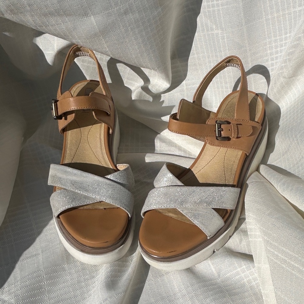 Geox Stylish Tan and White Women's Sandals sz8